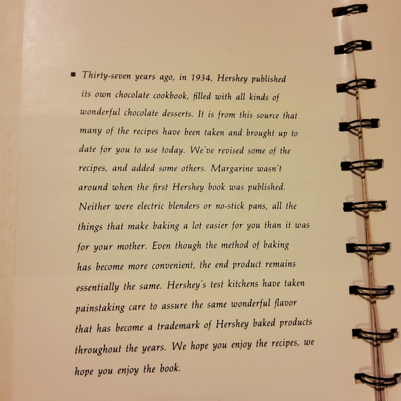 Vintage Hersheys 1934 Spiral Cookbook Revised & Expanded 1971 - Picture 5 of 17